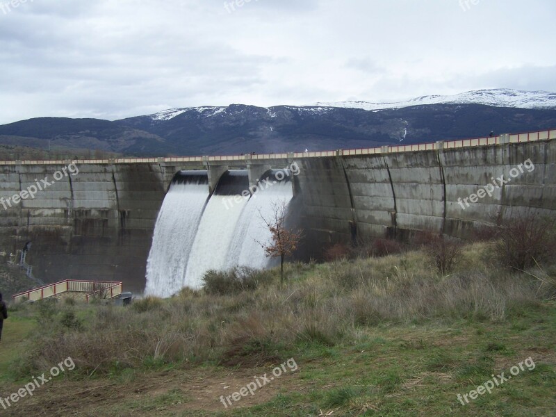 Segovia Dam Pontoon Spillway Civil Works