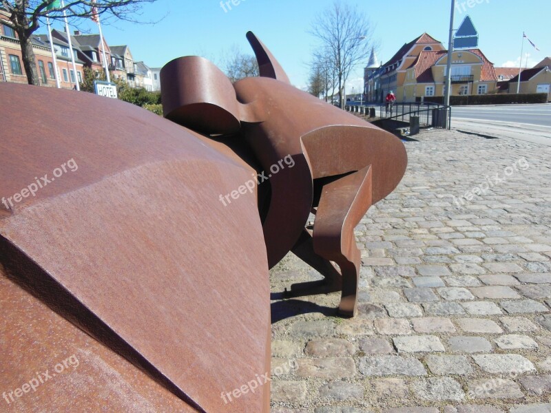 Sculpture Metal Sculpture Rust-colored Rust-colored Metal Sculpture Detail Picture