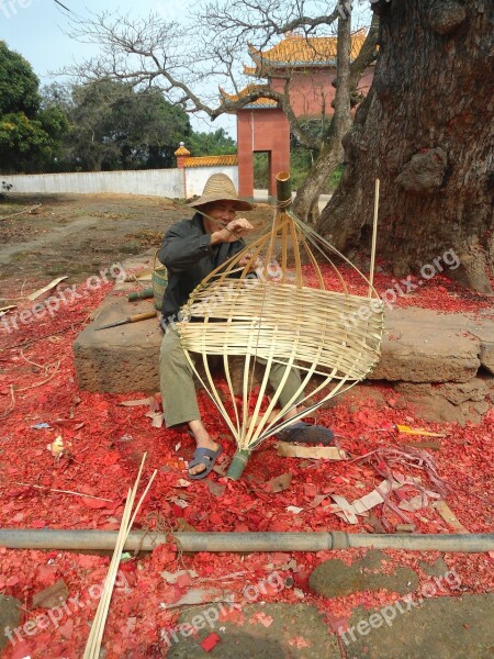 Hainan China Man Basket-weaving Making