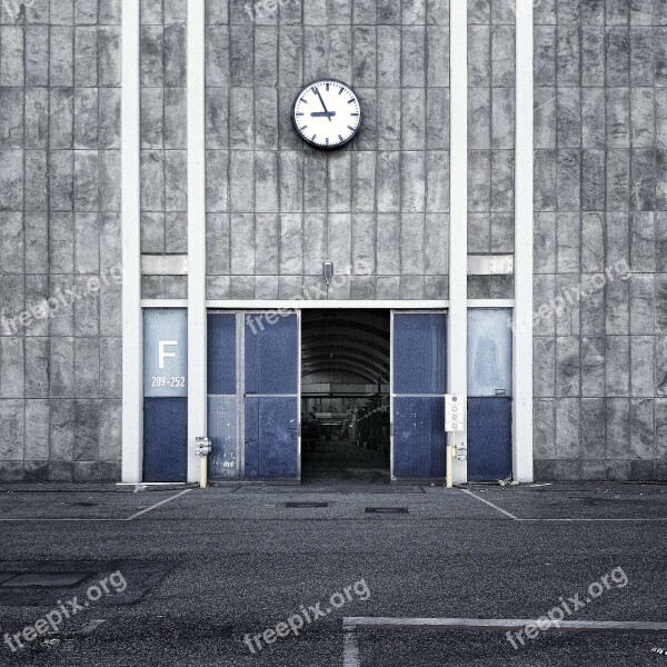 Clock Analog Time Square Wholesale Market