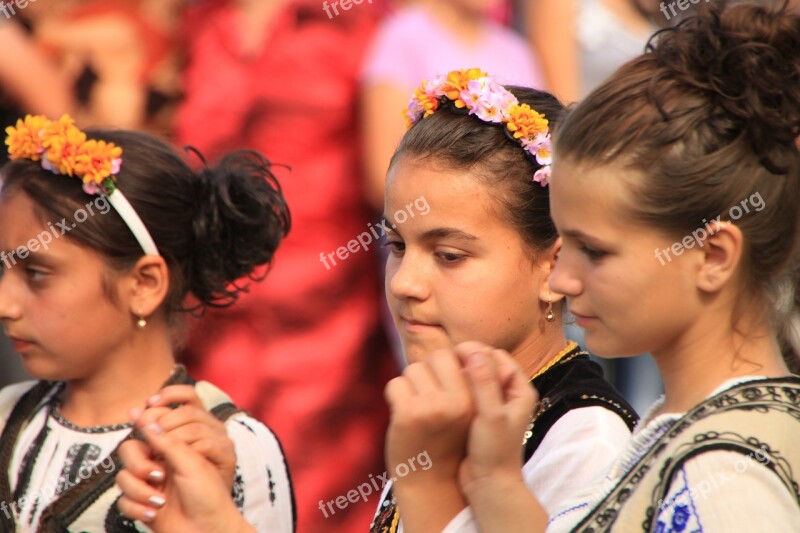 Children Dancing Ensemble Folk Gorj