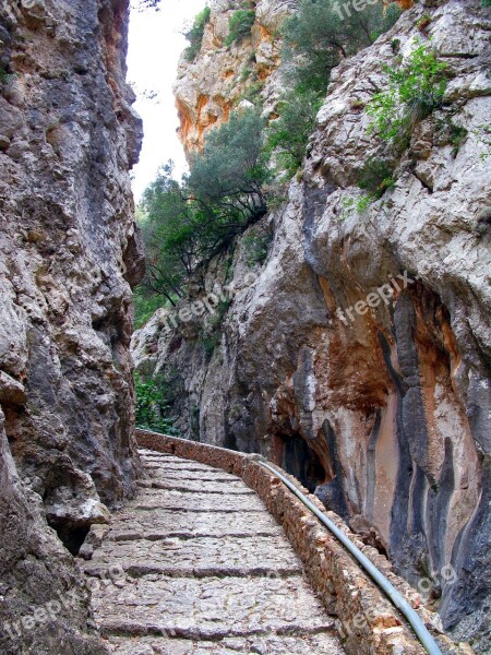 Mallorca Hiking Away Rock Gradually