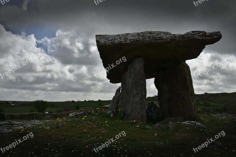 Dolmen Ireland Burren Pierre Clare