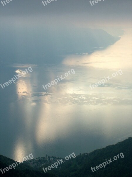 Lake Mirroring Autumn Lake Geneva Rochers De Naye