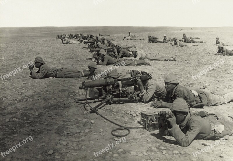 Machine Gun Soldiers Front Troops World War I