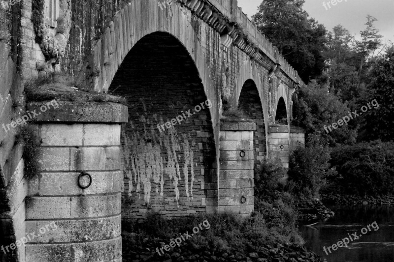 Arch Bridge Underneath French Black