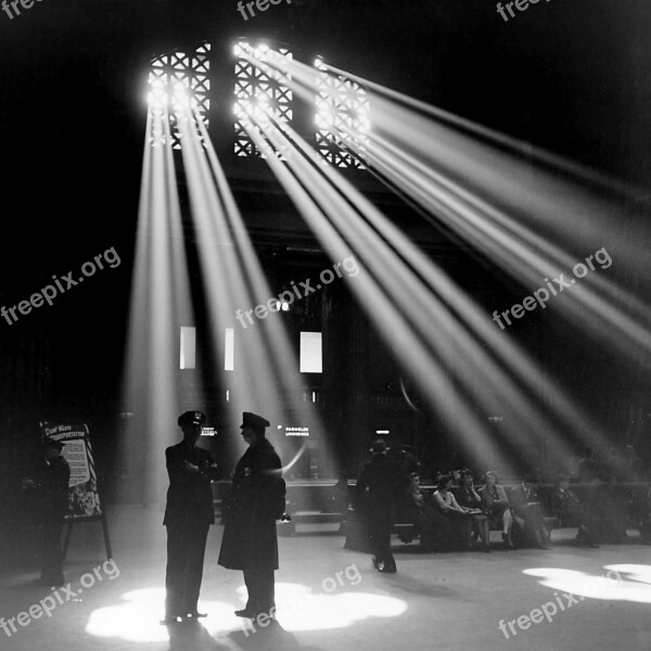 Union Station Railway Station Waiting Room Light Beam Sunbeam