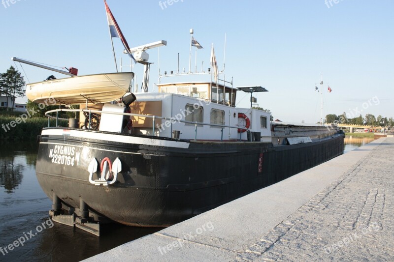 The Barge Boat River House On The Water Krypa