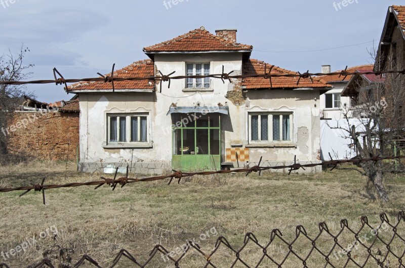 Village House Bulgaria Keep Out Barbed Wire Winter