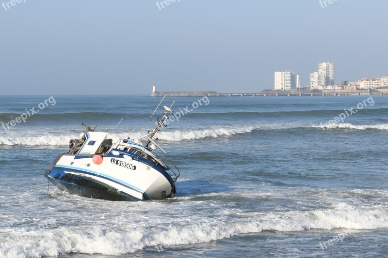 Boat Stranding Elizabeth Vendée Wreck