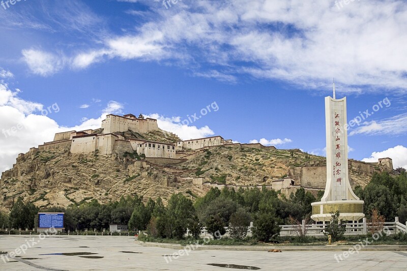 China Autonomous Region Of Tibet The Monastery Castle Ruins Of The Defense Mountain Fortress