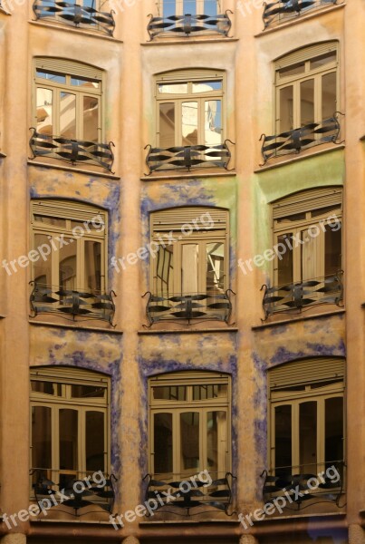 Gaudi Barcelona La Pedrera Casa Mila Architecture