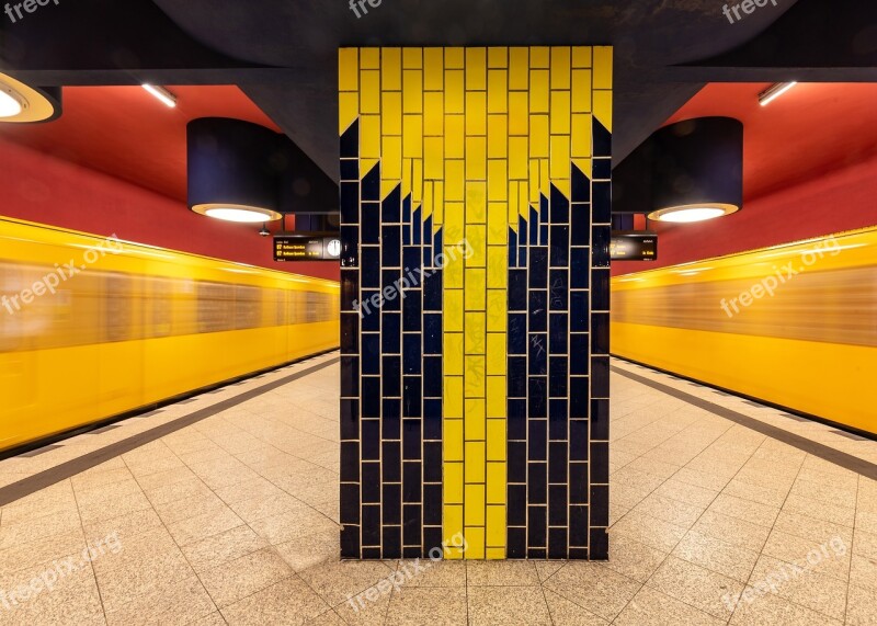 Berlin Metro Jakob-kaiser-platz Ubahn Train