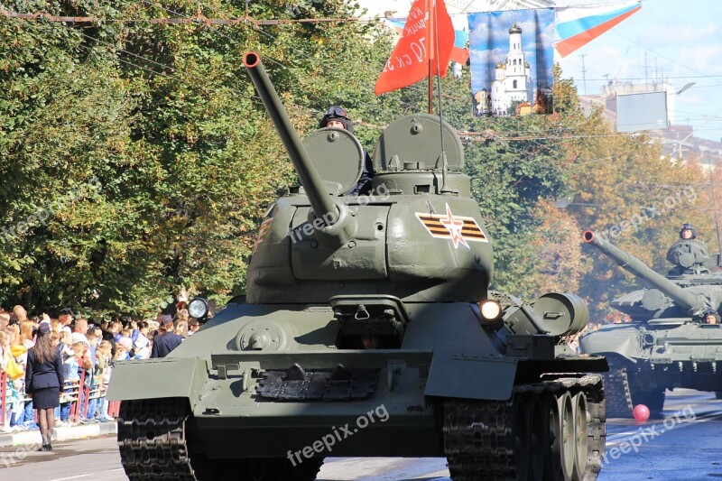 T-34 Tank Tanks Marsh Parade