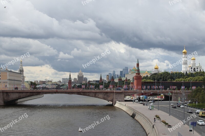 Moscow River Bridge Zamoskvoreche Clouds