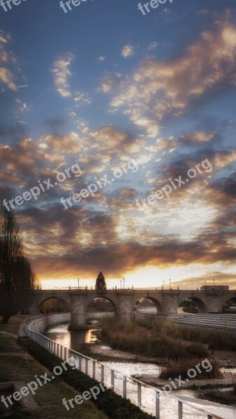 Sky Dawn Madrid Rio Vertical Bridge