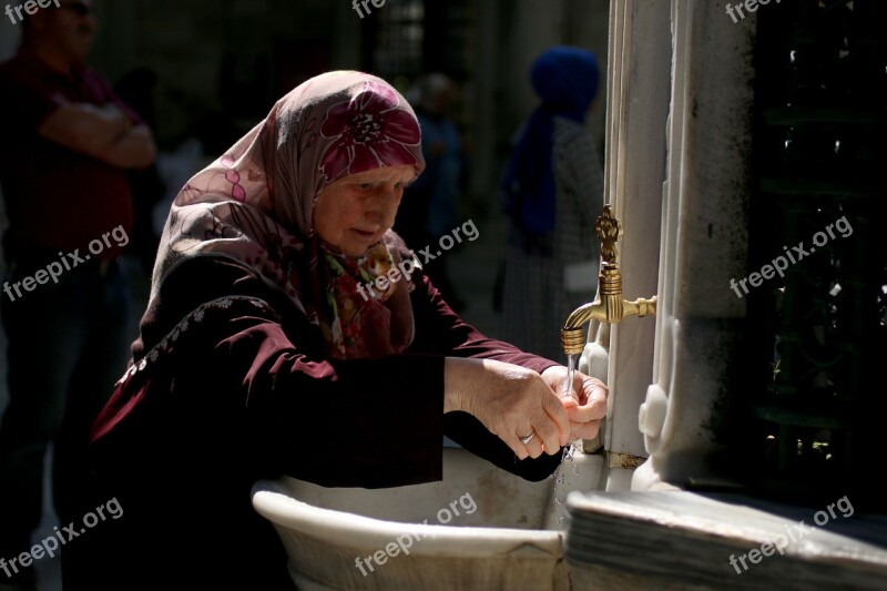 Woman Tap Fountain Eyüp Sultan Istanbul