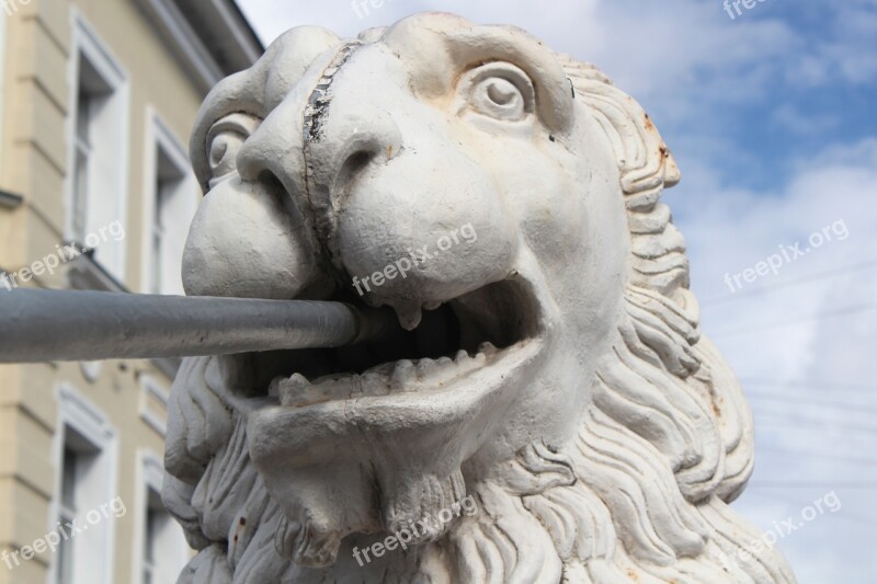 The Lion Statue Cast Iron Bridge Support