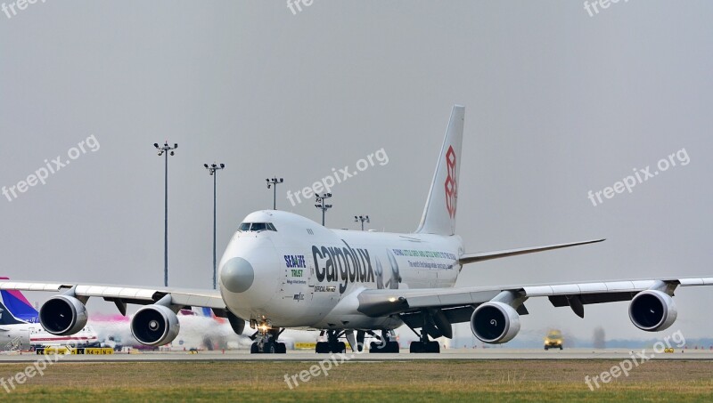 Aircraft Airport Flight Boeing 747