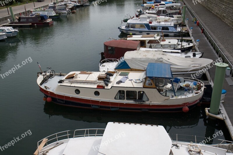 Paris Boat Ship Mooring Boats