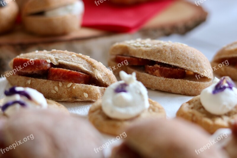 Chunks Vinschgau Sausage Cream Cheese Reception