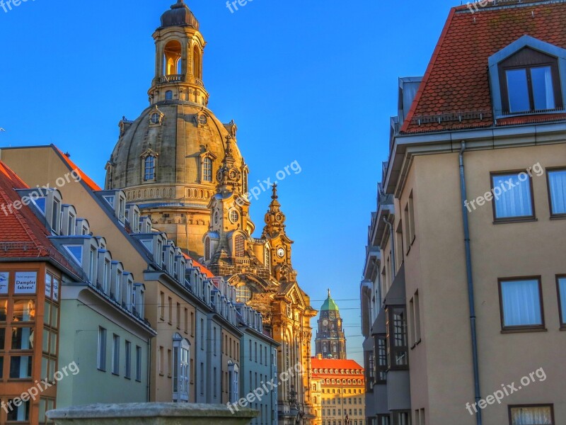 überblick Frauenkirche Kirchen Churg Lights