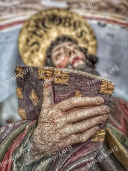 St James James Santo Sculpture Detail