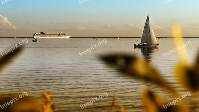 St Petersburg Russia Sea Ship Horizon Water