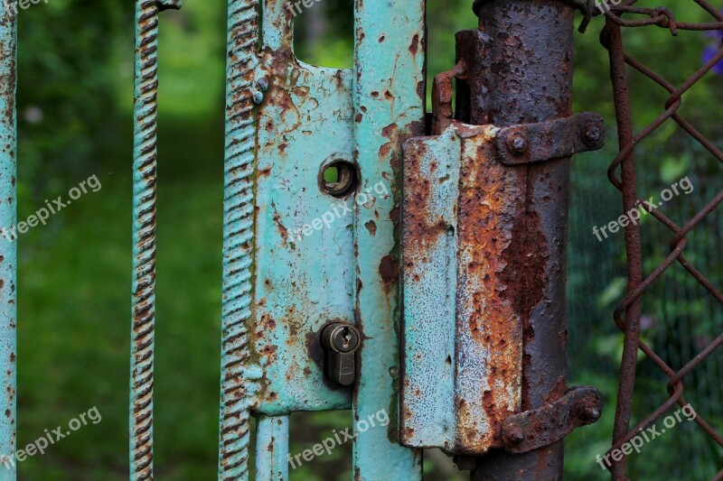 Castle Gate Rust Old Rods