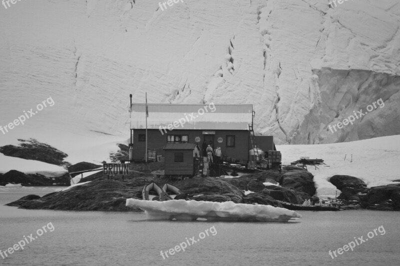 Refuge Brown Base Antarctica Nature