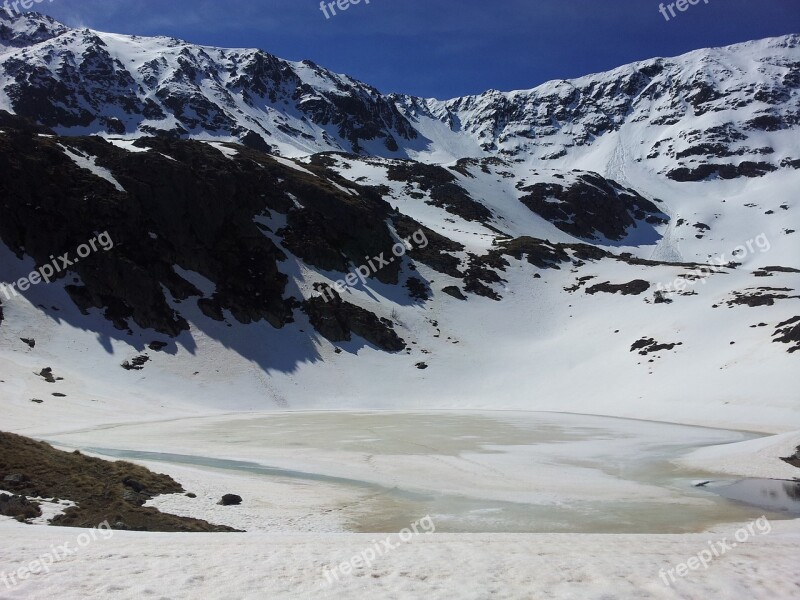 Lake Snow Mountains Adventure Winter