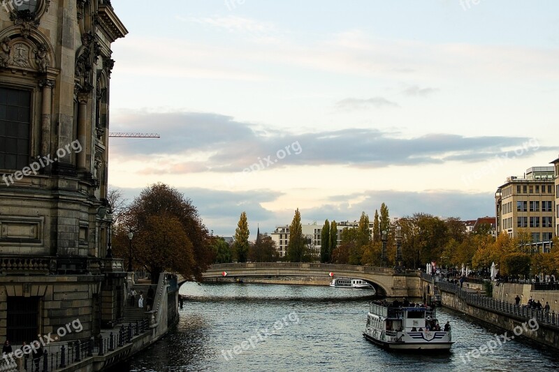 Berlin Spree Alexanderplatz Berlin Cathedral River