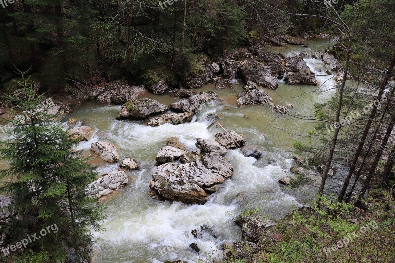 River Rock Pierre Creek Water