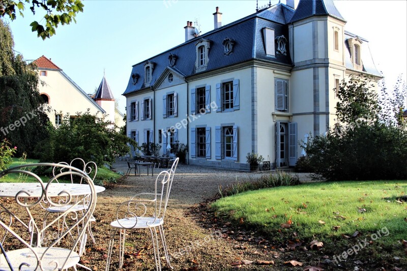 Old House Wire White Chair Garden Villa