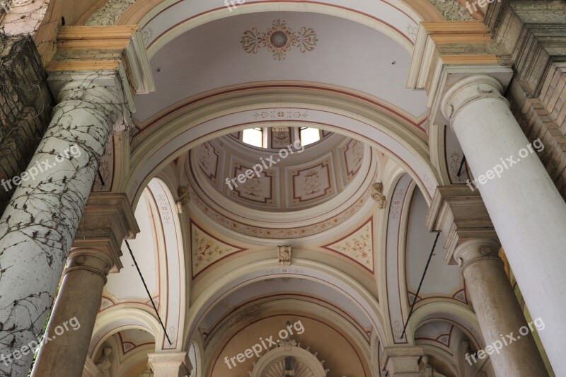 Arcade Monument Roof Inside Cemetery Mirogoj