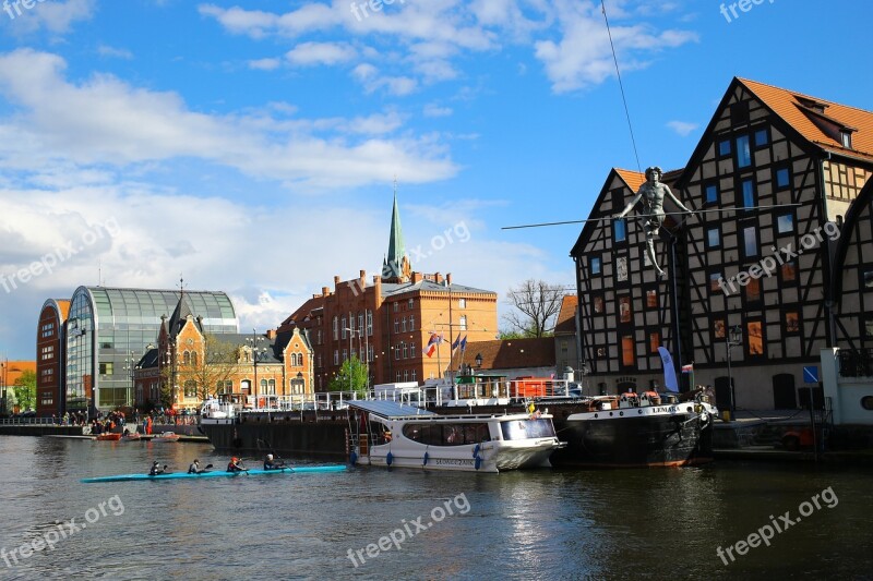 Bydgoszcz Equilibrist Landscape Water Spring