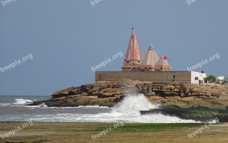 Temple Seaside Waves Splashing Somnath