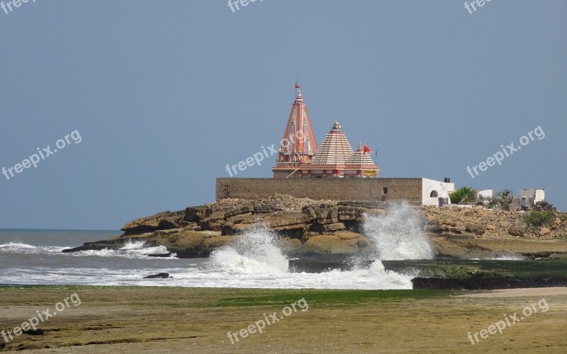 Temple Seaside Waves Splashing Somnath