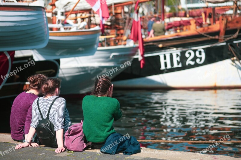 Girls Port Peaceful After Work Ships