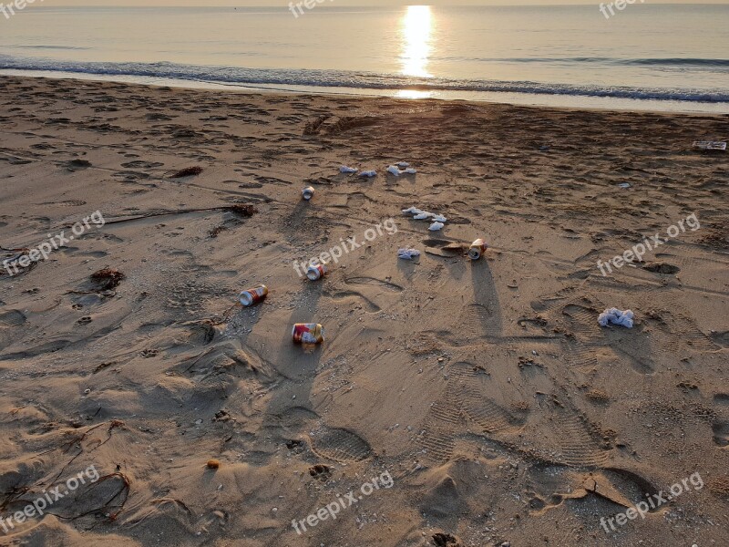 Clean Up Garbage Collect Garbage Beach Sea