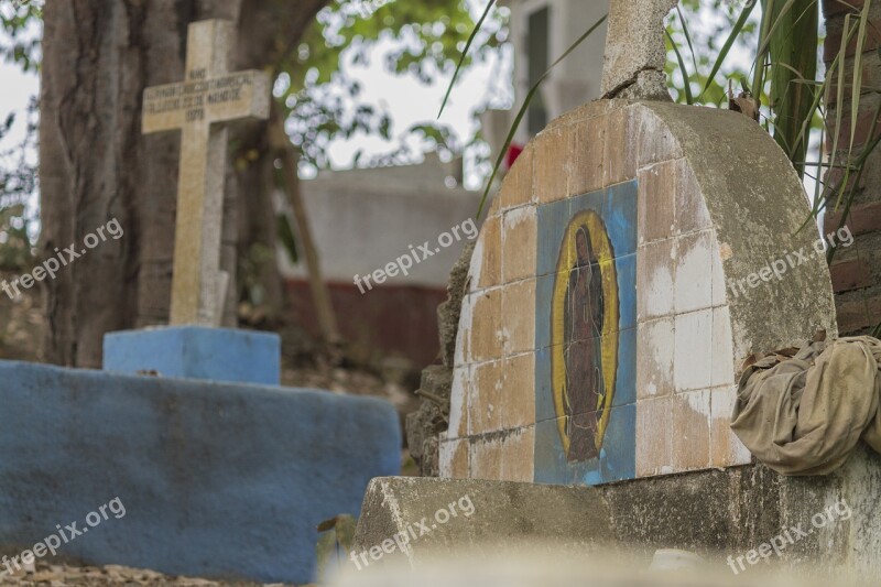 Pantheon Virgin Cemetery Maria Cruz