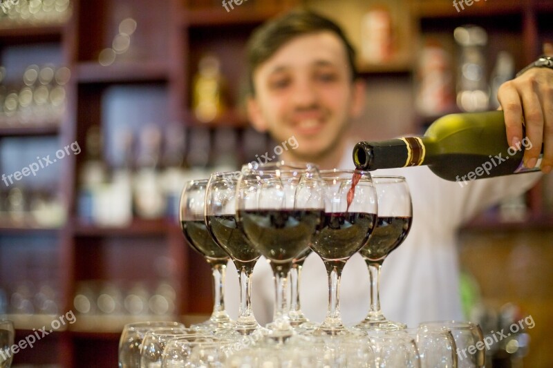 Bartender Fougères The Waiter Bar Wine