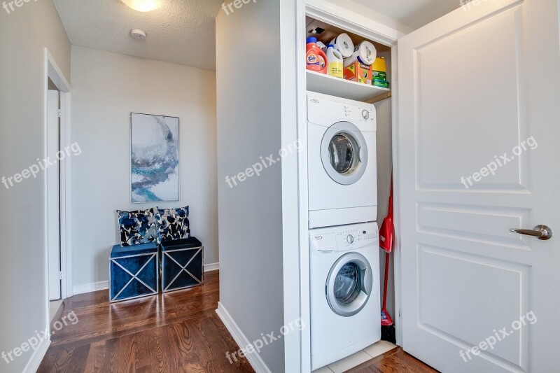 Condo Lakeshore Ontario Toronto Bathroom