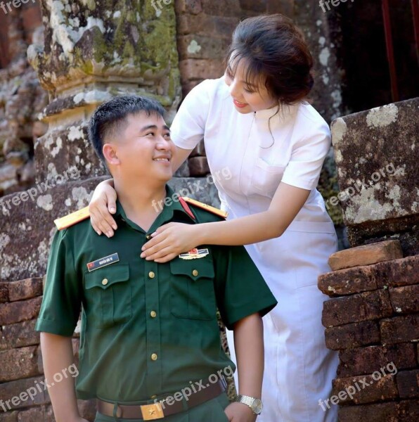 Soldier Medicine Couples Romantic Girl