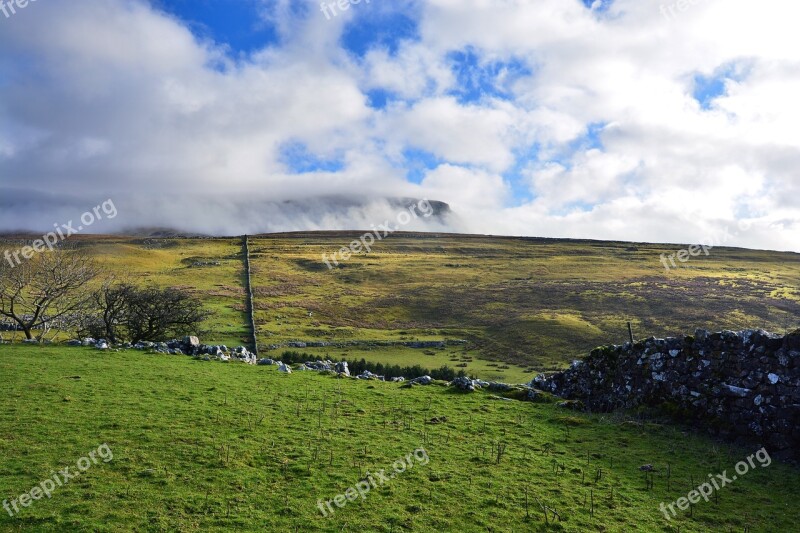 U Rural Countryside Yorkshire Pen-y-ghent