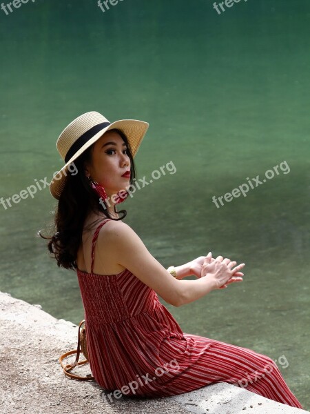 Japanese Model Hat Fashionable At The Lake Leisure