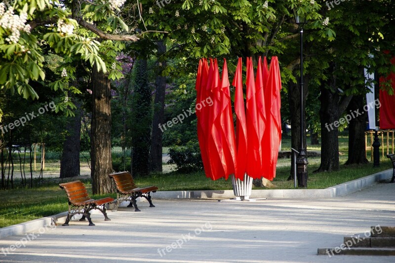 The First Of May Holiday Park City Park Benches