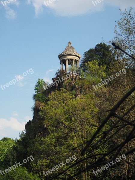 Temple Sybille Parc Des Buttes-chaumont Park Paris Northern