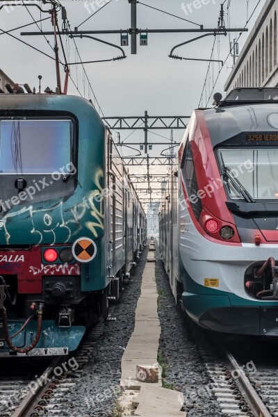 Trains Graffiti Vias Italy Rome