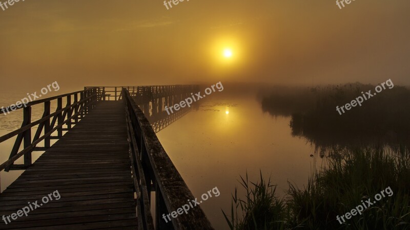 Spring Lake Web Sunrise Fog Morning